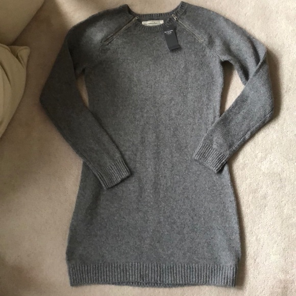 Abercrombie & Fitch Dresses & Skirts - Abercrombie & Fitch zipper sweater dress!